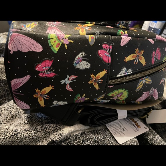Super cute 🥰 Winged type 🦋🐝🦇Pokémon themed Pokémonxloungefly mini backpack - Picture 3 of 9